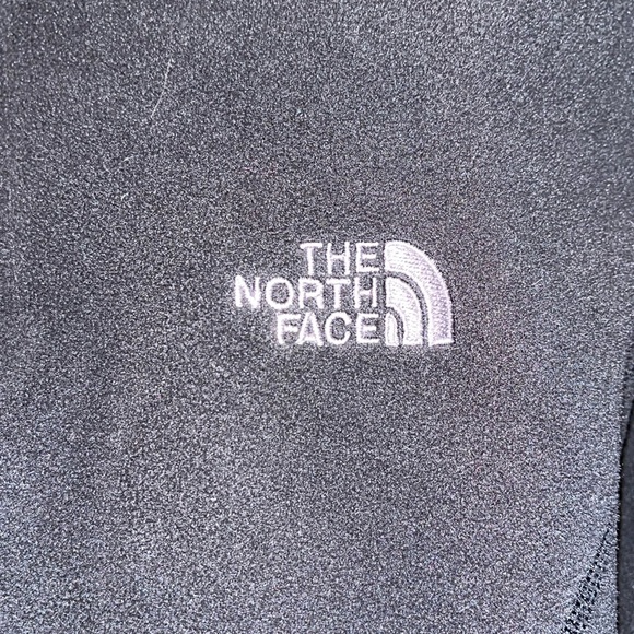 The North Face women’s quarter zip pullover - Picture 2 of 6